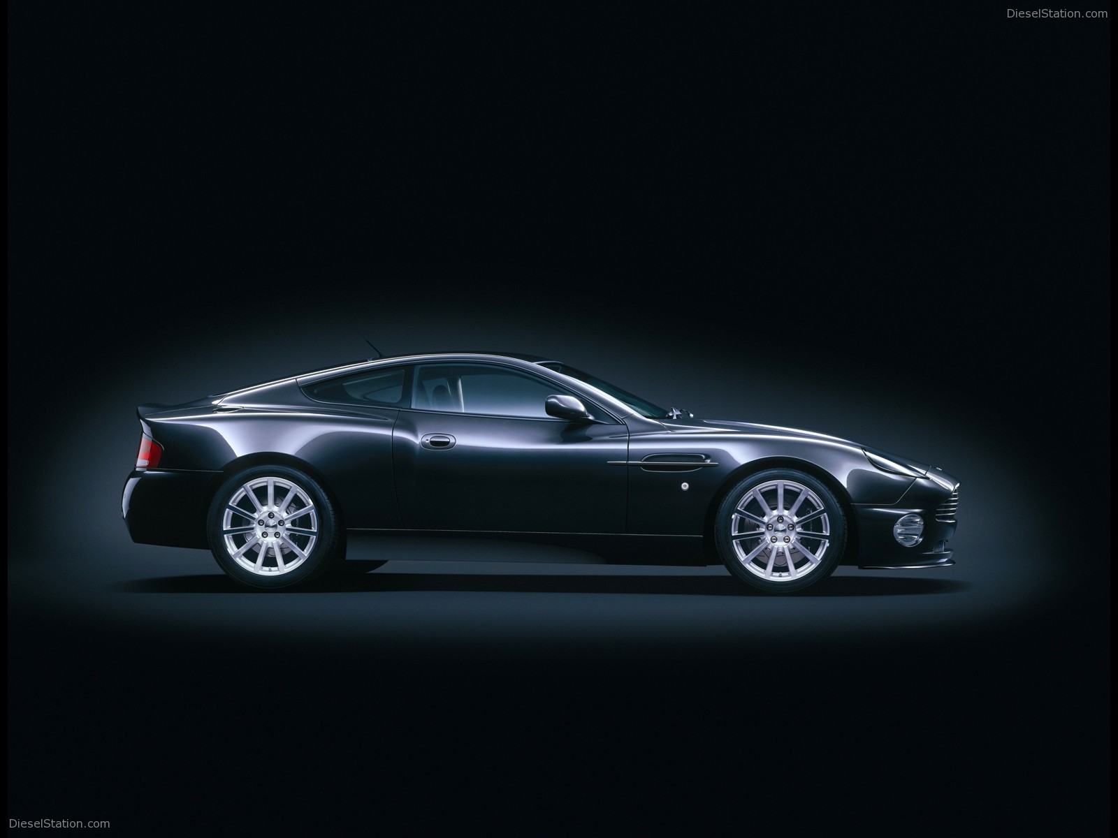 Aston Martin Vanquish V12 S